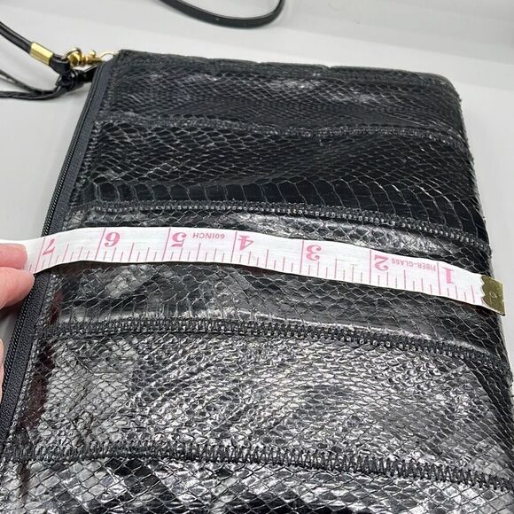 Vintage Four Seasons reptile skin cross body bag. - Picture 8 of 9